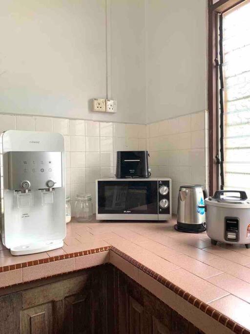 Home In Terengganu With Private Pool Куала Теренгану Екстериор снимка